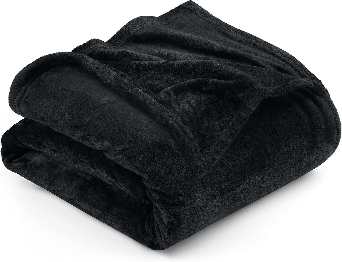 Refined Fleece Blanket — Timeless Warmth, Instant Comfort