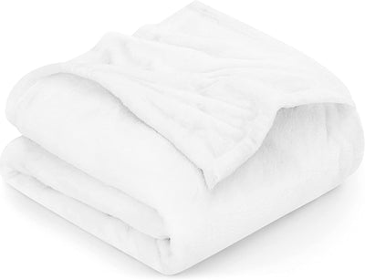 Refined Fleece Blanket — Timeless Warmth, Instant Comfort