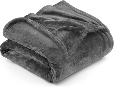 Refined Fleece Blanket — Timeless Warmth, Instant Comfort