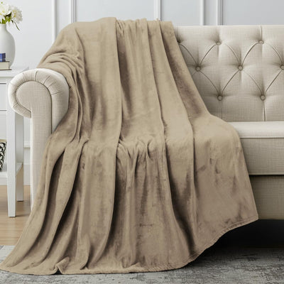 Refined Fleece Blanket — Timeless Warmth, Instant Comfort