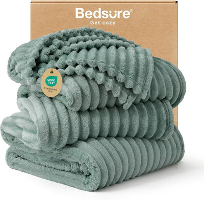 Gentlesoft White Fleece Throw Blanket