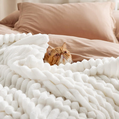 Gentlesoft White Fleece Throw Blanket