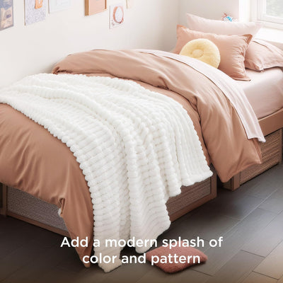 Gentlesoft White Fleece Throw Blanket