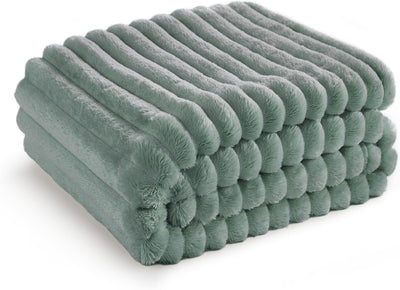 Gentlesoft White Fleece Throw Blanket
