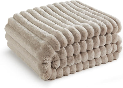 Gentlesoft White Fleece Throw Blanket