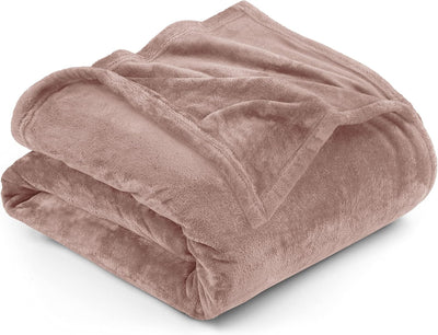 Refined Fleece Blanket — Timeless Warmth, Instant Comfort