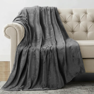 Refined Fleece Blanket — Timeless Warmth, Instant Comfort