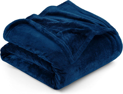 Refined Fleece Blanket — Timeless Warmth, Instant Comfort