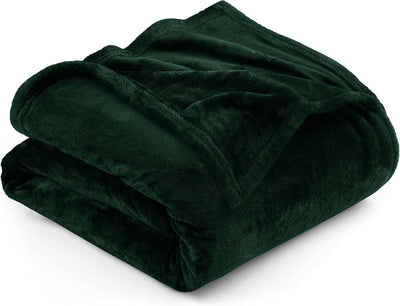 Refined Fleece Blanket — Timeless Warmth, Instant Comfort