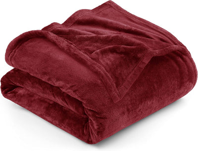 Refined Fleece Blanket — Timeless Warmth, Instant Comfort