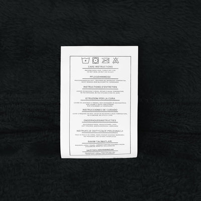 Refined Fleece Blanket — Timeless Warmth, Instant Comfort