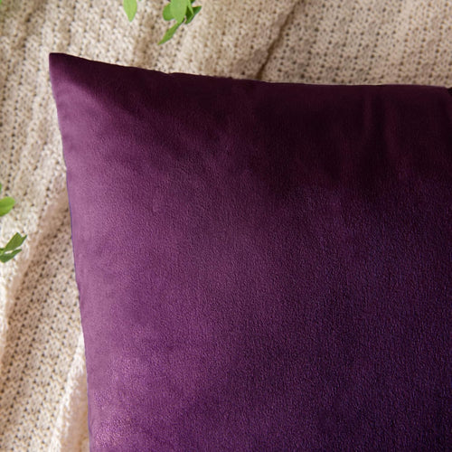 2 Premium Velvet Pillow Covers – Soft & Stylish Cushion Cases for Sofa, Bed & Car