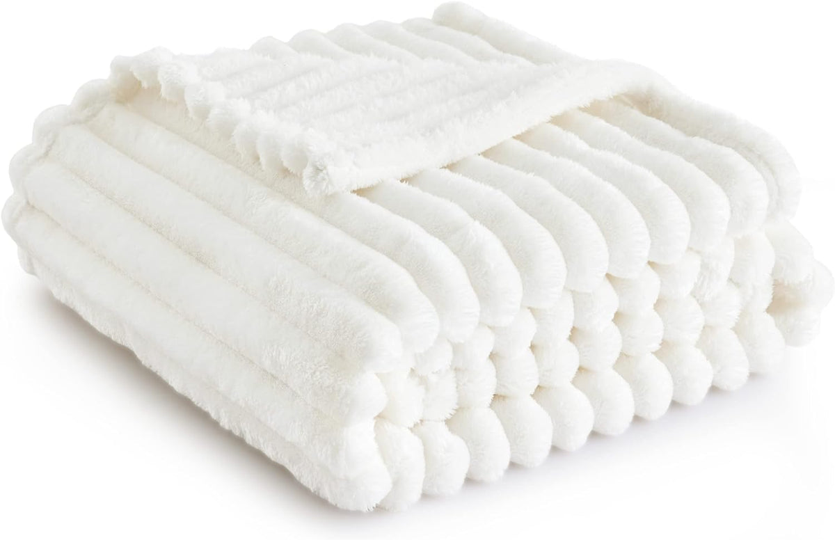 Gentlesoft White Fleece Throw Blanket