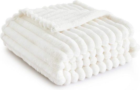 Gentlesoft White Fleece Throw Blanket