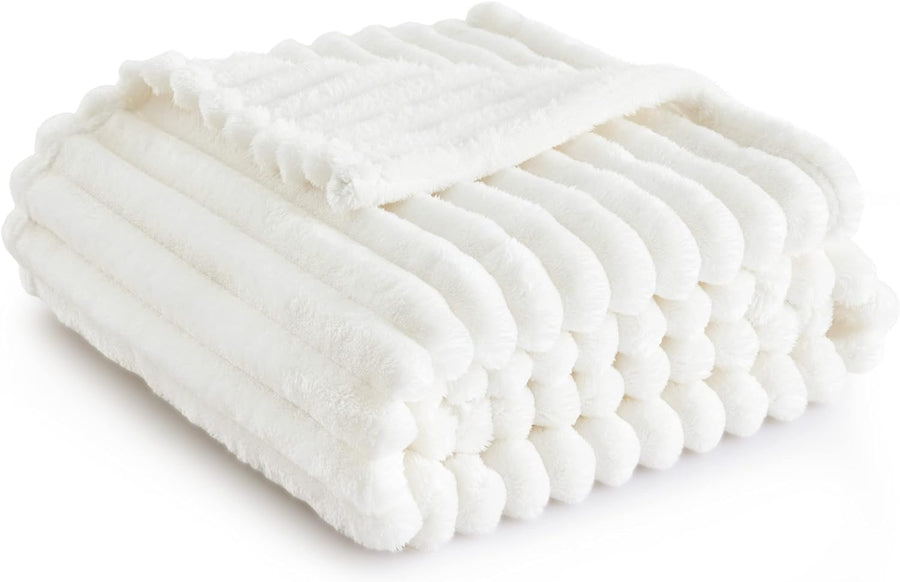 Gentlesoft White Fleece Throw Blanket