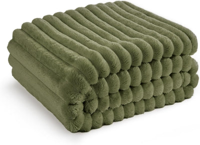 Gentlesoft White Fleece Throw Blanket