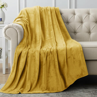 Refined Fleece Blanket — Timeless Warmth, Instant Comfort
