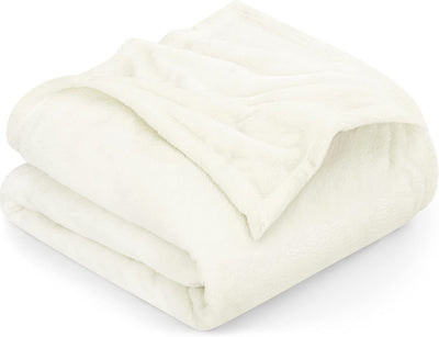Refined Fleece Blanket — Timeless Warmth, Instant Comfort