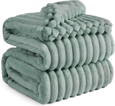Gentlesoft White Fleece Throw Blanket