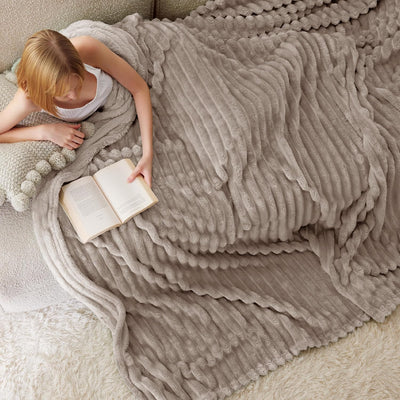 Gentlesoft White Fleece Throw Blanket