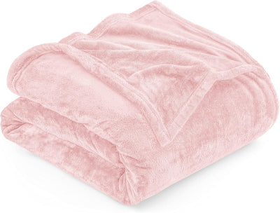 Refined Fleece Blanket — Timeless Warmth, Instant Comfort