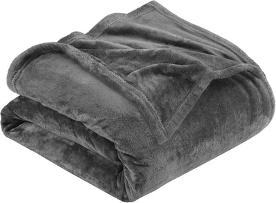 Refined Fleece Blanket — Timeless Warmth, Instant Comfort