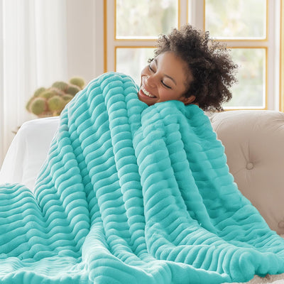Gentlesoft White Fleece Throw Blanket