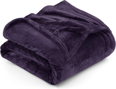 Refined Fleece Blanket — Timeless Warmth, Instant Comfort