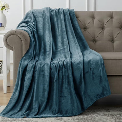 Refined Fleece Blanket — Timeless Warmth, Instant Comfort
