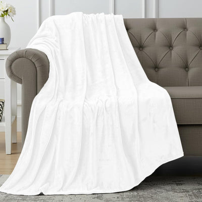 Refined Fleece Blanket — Timeless Warmth, Instant Comfort